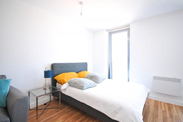 1 Bedroom Flat To Rent In Studio Apartment – Michigan Point, Media City, Salford Quays – Copy, M50
