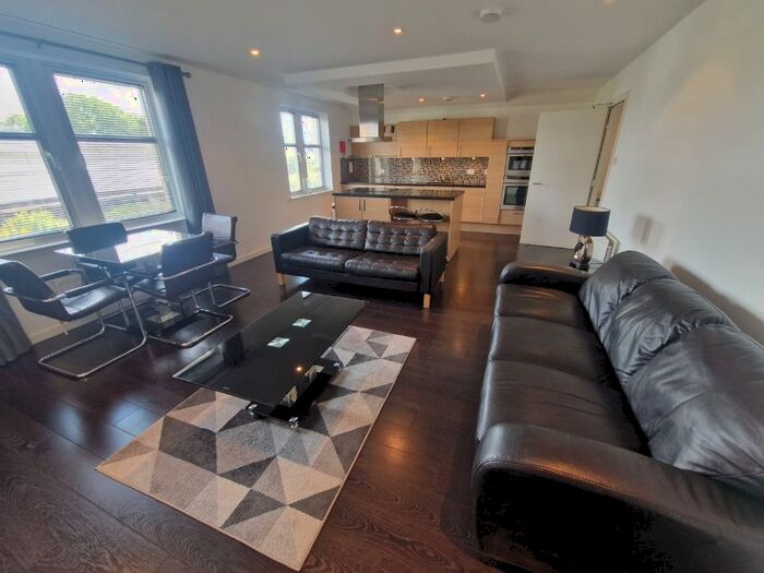 2 Bedroom Flat To Rent In Polmuir Gardens, Ferryhill, Aberdeen, AB11