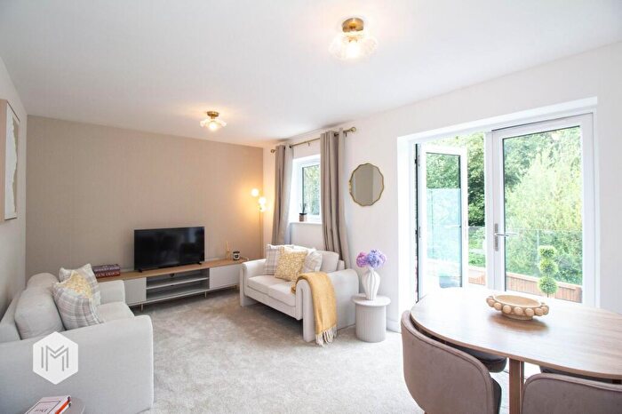 3 Bedroom Semi-Detached House For Sale In Weir Close, Tyldesley, M29