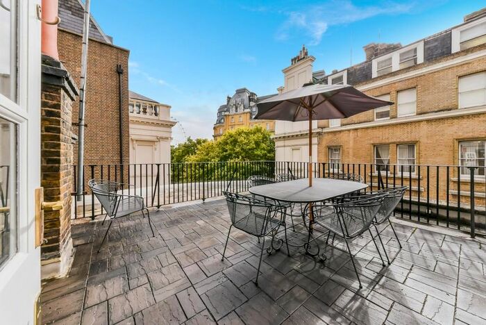 5 Bedroom End Of Terrace House To Rent In Craven Street, London, WC2N