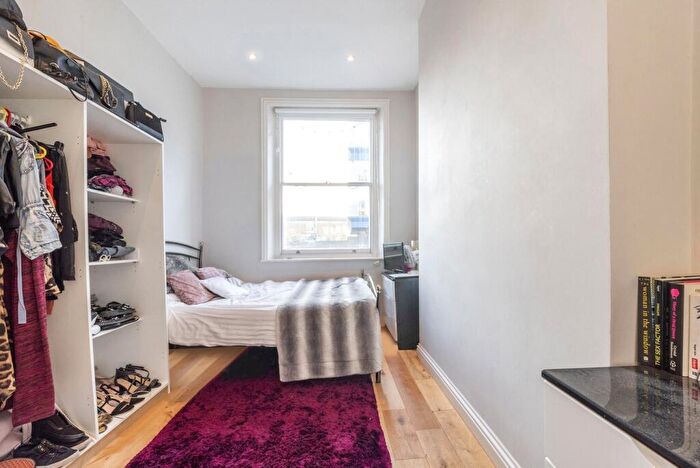 1 Bedroom Terraced House To Rent In Chalk Farm Road, Chalk Farm, NW1