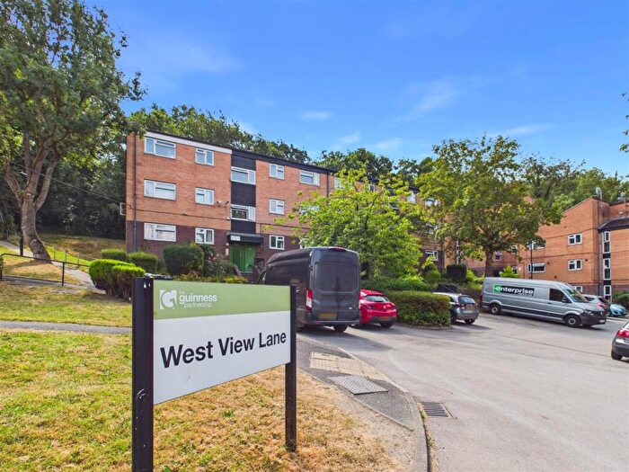 2 Bedroom Flat To Rent In West View Lane, Sheffield, S17