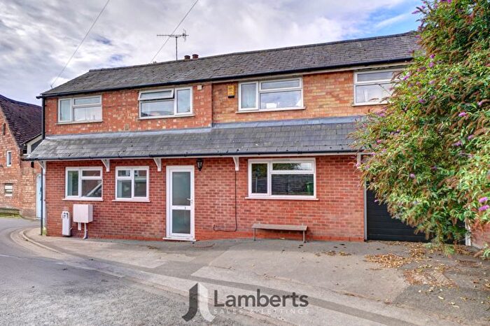 2 Bedroom Flat For Sale In School Road, Evesham, WR11