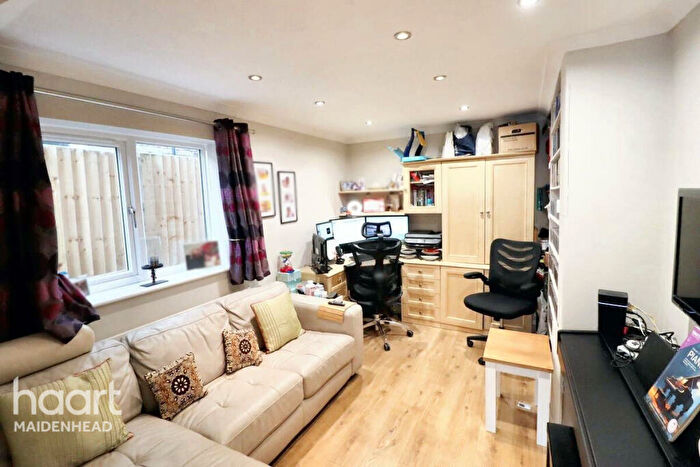 3 Bedroom Detached House For Sale In Boyn Valley Road, Maidenhead, SL6