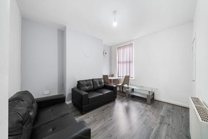 4 Bedroom Terraced House To Rent In Crouch Street, L5