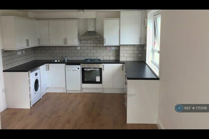 2 Bedroom Flat To Rent In Woodland Road, London, SE19