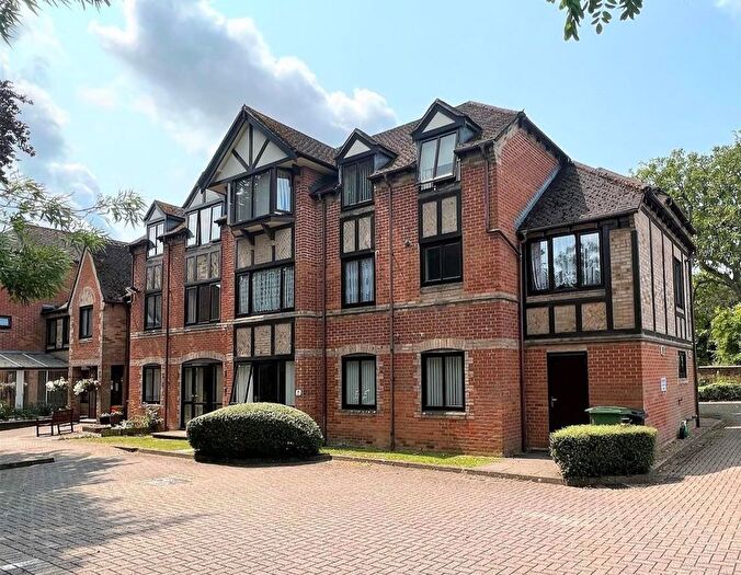 2 Bedroom Flat For Sale In Vyne Road, Basingstoke, RG21