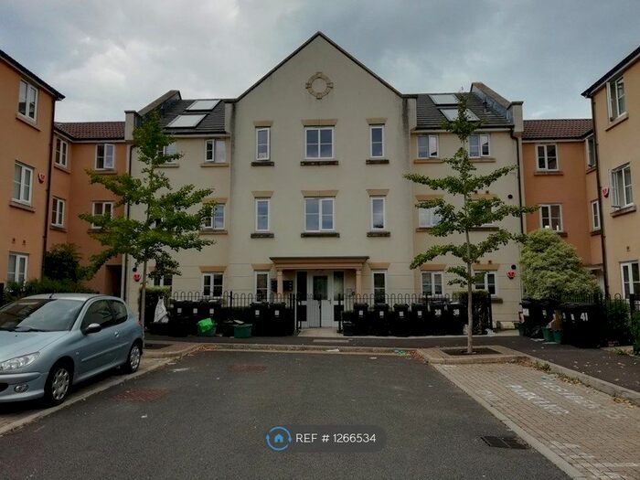 3 Bedroom Flat To Rent In Cheswick Village, Bristol BS16