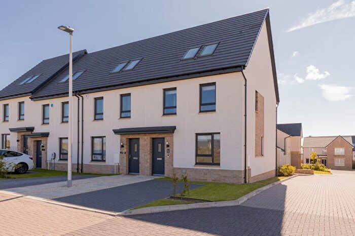 3 Bedroom Town House For Sale In Arkaig Gardens, Edinburgh, EH17