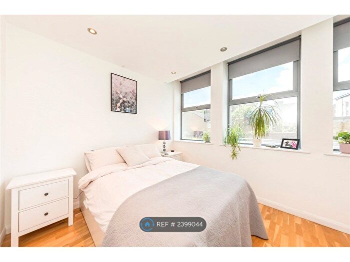 1 Bedroom Flat To Rent In Norwich House, London, SW16