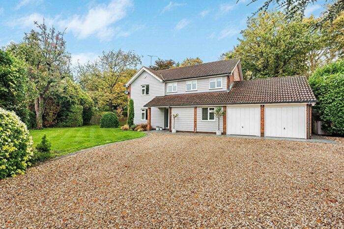4 Bedroom Detached House For Sale In Alexander Close, Upton, OX11