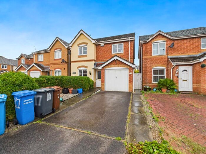 3 Bedroom Detached House For Sale In Chancewaters, Kingswood, Hull, HU7