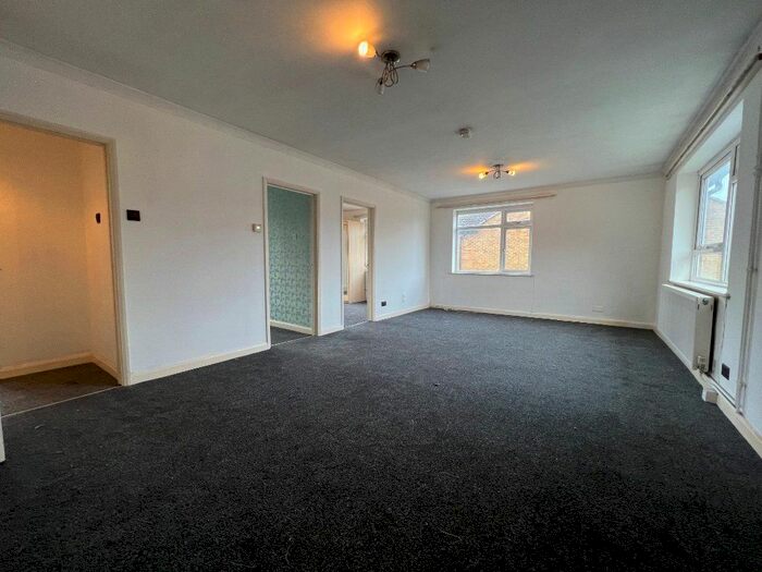 2 Bedroom Flat To Rent In Victoria Road, Ruislip, Middlesex HA4