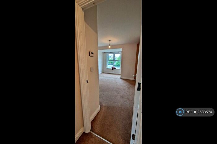 4 Bedroom Semi-Detached House To Rent In Cranesbill Close, Cambridge, CB4