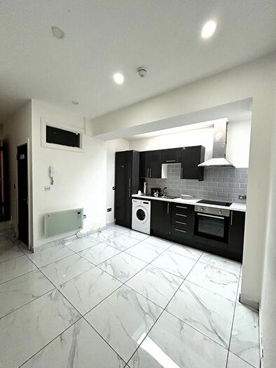 2 Bedroom Flat To Rent In Cambridge Street, Cardiff, CF11