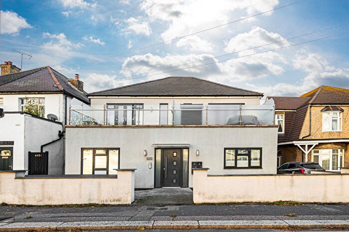 1 Bedroom Flat For Sale In London Road, Hadleigh, SS7