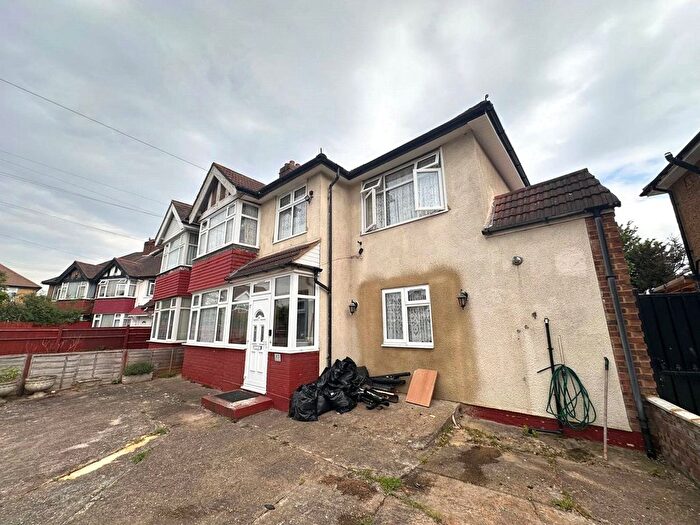 1 Bedroom Semi-detached House To Rent In Silverdale Gardens, Hayes, Greater London, UB3