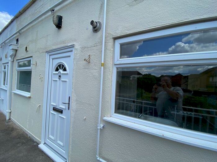 1 Bedroom Flat To Rent In Dukes Avenue, Grays, RM17