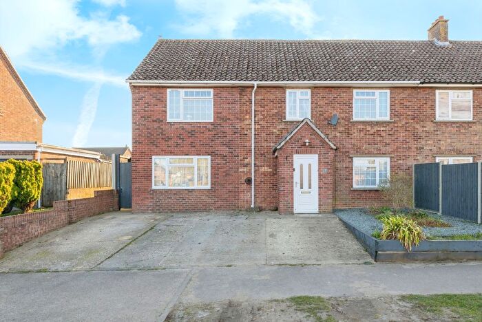 3 Bedroom Semi-Detached House For Sale In Cyprus Road, Attleborough, Norfolk, NR17