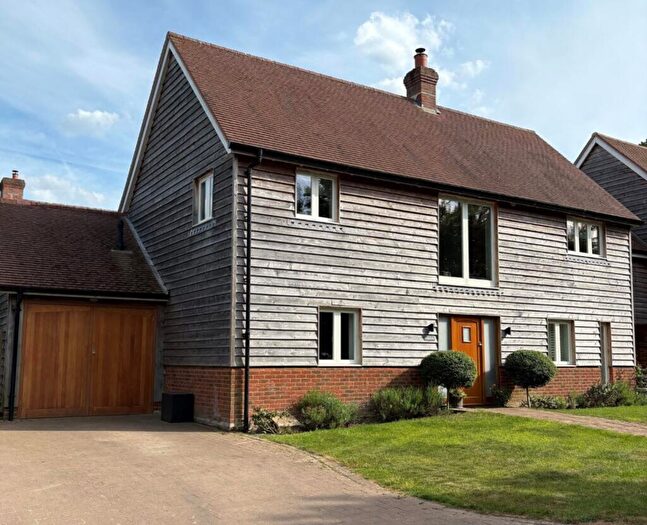 3 Bedroom Detached House For Sale In Woodhill Lane, Long Sutton, RG29