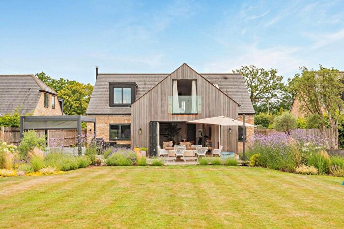 4 Bedroom Detached House For Sale In Bracknell Road, Bracknell, Berkshire, RG42