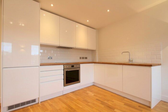 1 Bedroom Flat To Rent In The Grand, Broad Street, Banbury, Oxon, OX16