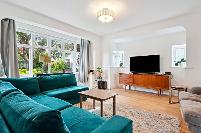 6 Bedroom Semi-detached House For Sale In Delamere Road, London, W5