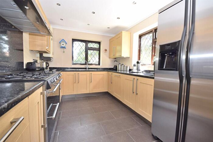 5 Bedroom Detached House To Rent In Hedingham Close, Horley, Surrey, RH6