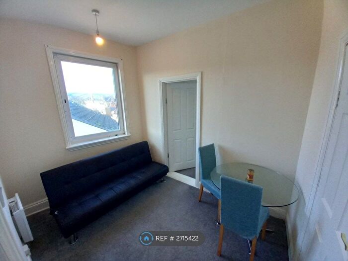 2 Bedroom Flat To Rent In Iddesleigh Terrace, Dawlish, EX7