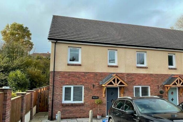 3 Bedroom Property To Rent In Mynachlog Road, Llanelli, SA15