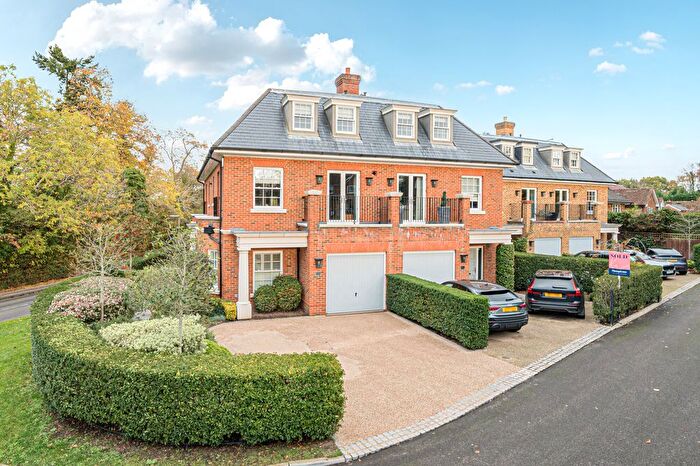4 Bedroom Mews For Sale In Crown Lane, Virginia Water, GU25