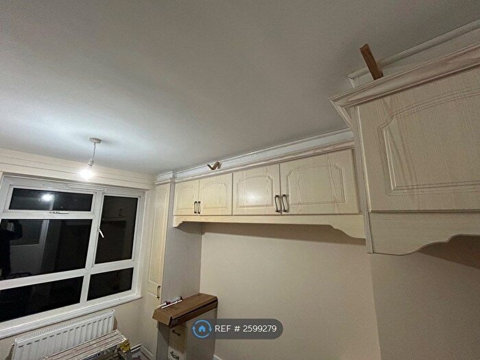 2 Bedroom Flat To Rent In Great Plumtree, Harlow, CM20