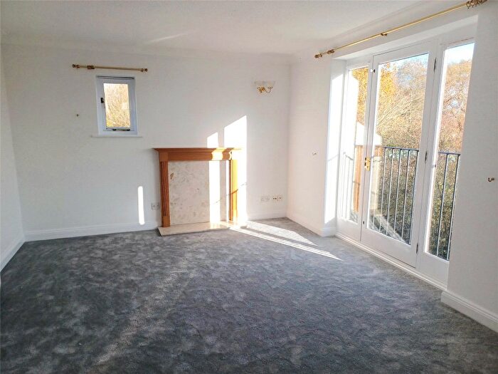 2 Bedroom Flat To Rent In Ducklington Lane, Witney, Oxfordshire, OX28