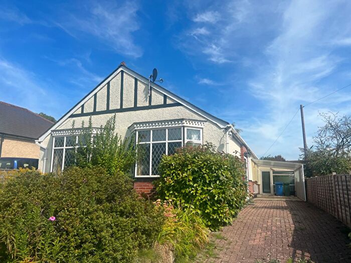 2 Bedroom Bungalow To Rent In Ayling Lane, Aldershot, GU11