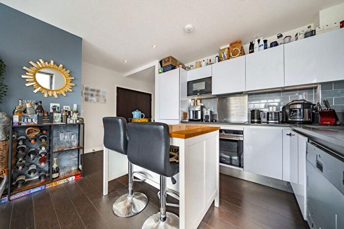 2 Bedroom Flat For Sale In Pilot Walk, Greenwich, SE10