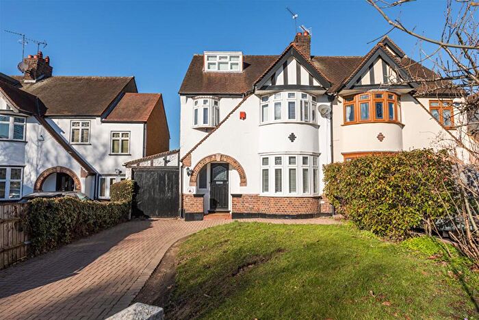 5 Bedroom Semi-Detached House To Rent In Holly Crescent, Woodford Green, IG8