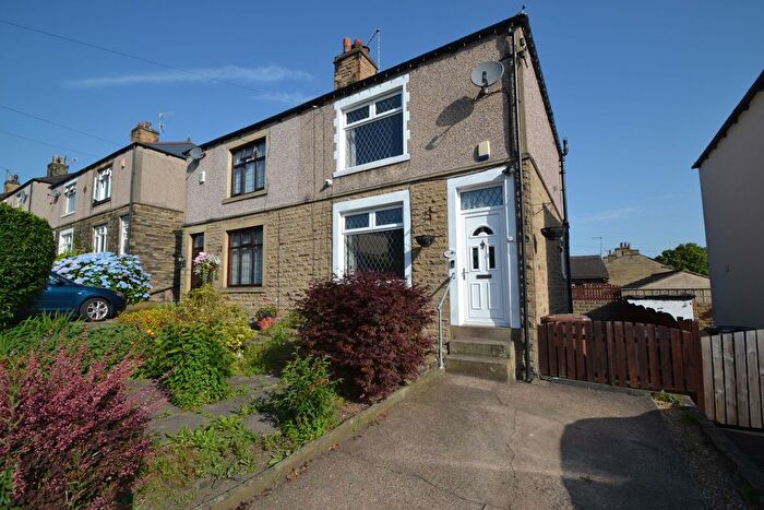 2 Bedroom Semi-detached House For Sale In Albert Avenue, Idle, Bradford, BD10