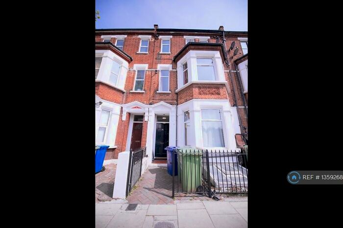 2 Bedroom Flat To Rent In Valmar Road, London, SE5