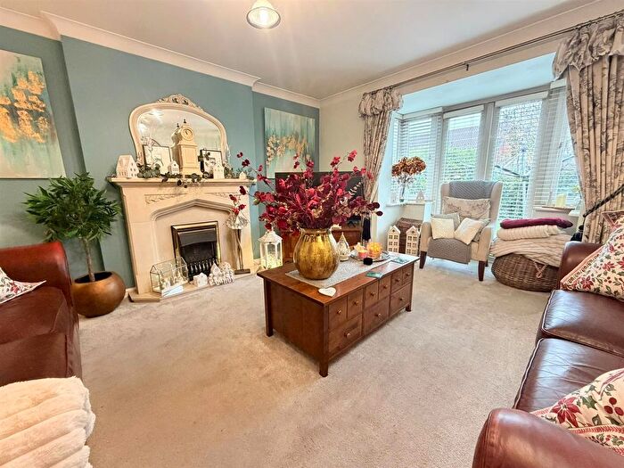 4 Bedroom Detached House For Sale In Willows End, Stalybridge, SK15