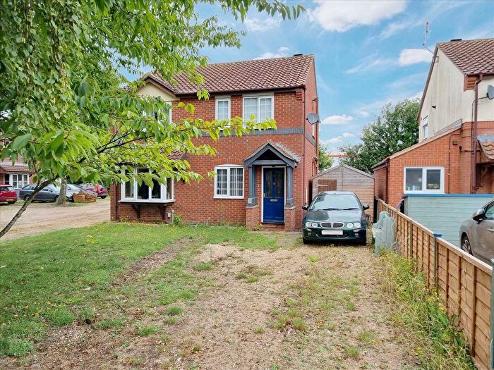 2 Bedroom Semi-detached House For Sale In Nash Close, Heckington, NG34