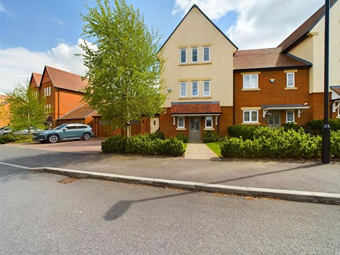 4 Bedroom End Of Terrace House To Rent In Rosebay Crescent, Warfield, Bracknell, Berkshire, RG42