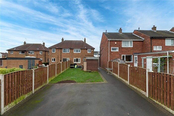 2 Bedroom Semi-Detached House For Sale In Oak Avenue, Morley, Leeds, West Yorkshire, LS27