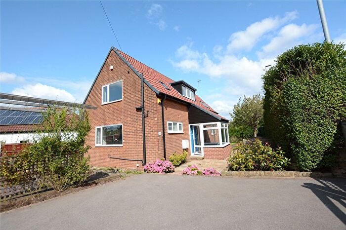 3 Bedroom Detached House To Rent In Tong Road, Farnley, Leeds, LS12