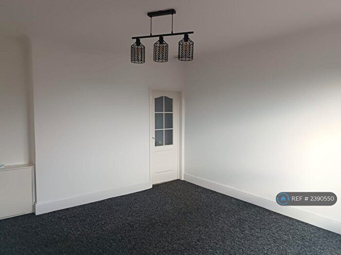 2 Bedroom Flat To Rent In Sunnyside Crescent, Mauchline, KA5