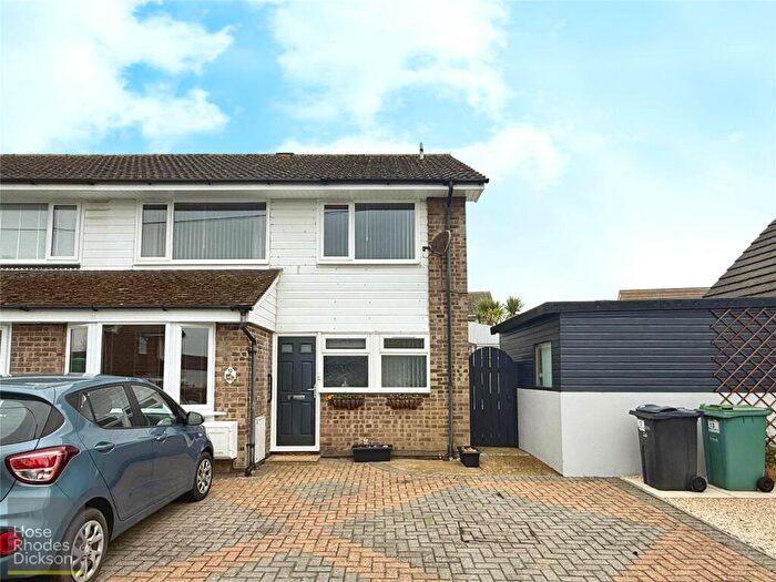 3 Bedroom End Of Terrace House For Sale In Park Close, Newport, Isle Of Wight, PO30