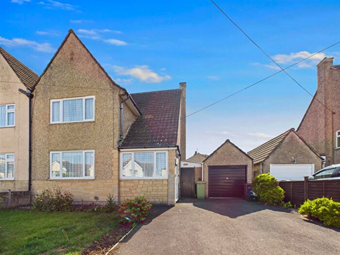 3 Bedroom Semi-Detached House For Sale In Siddington Road, Cirencester, GL7