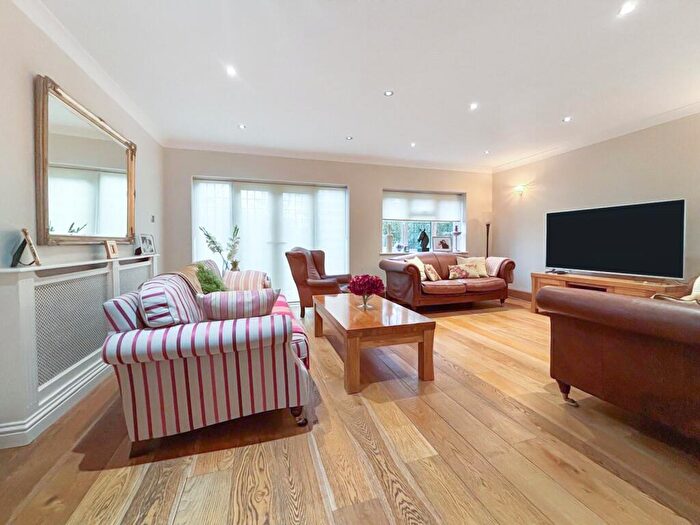 5 Bedroom Detached House For Sale In Tile Kiln Lane, Bexley, Kent, DA5