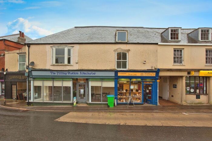 3 Bedroom Flat For Sale In West Street, Axminster, EX13