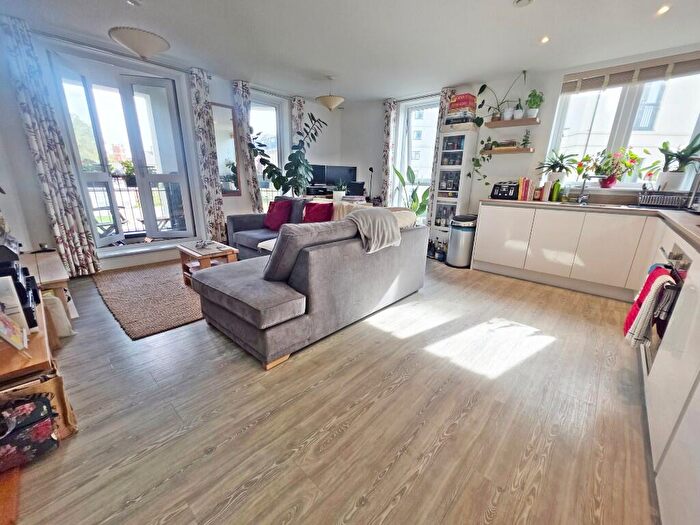1 Bedroom Apartment For Sale In Hawthorne Court, West Cliff Road, Bournemouth, BH2