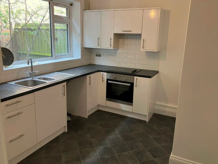 2 Bedroom Flat To Rent In Billet Lane, Hornchurch, RM11